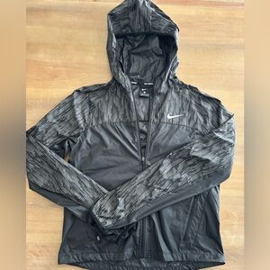 Nike Women's Shield Flash Running Reflective Zip Up Black Gray Jacket, Sz Small